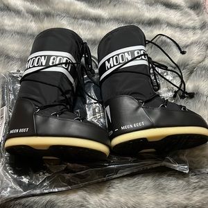 Moon Boots